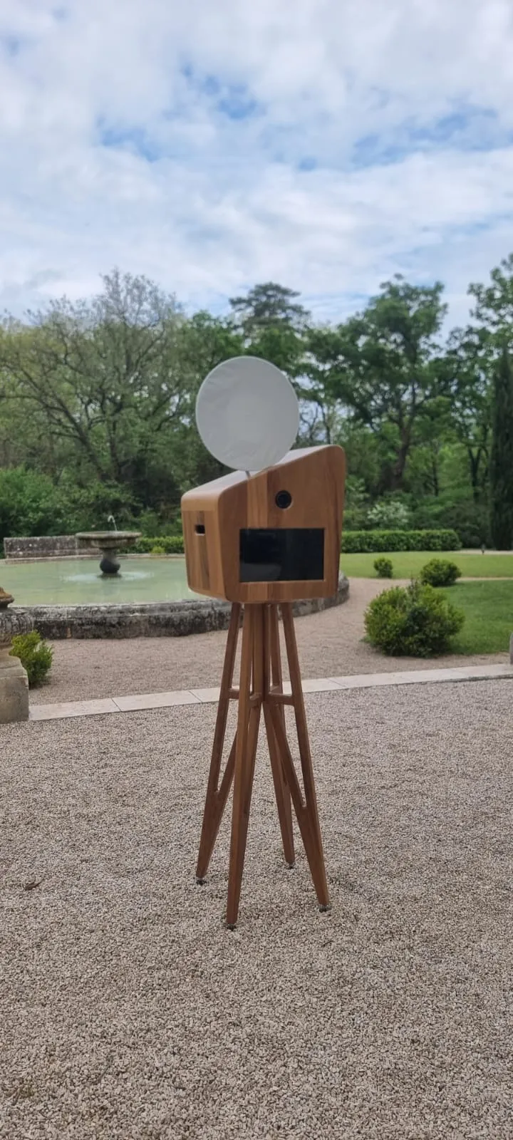 Borne photo en bois, design élégant et naturel
